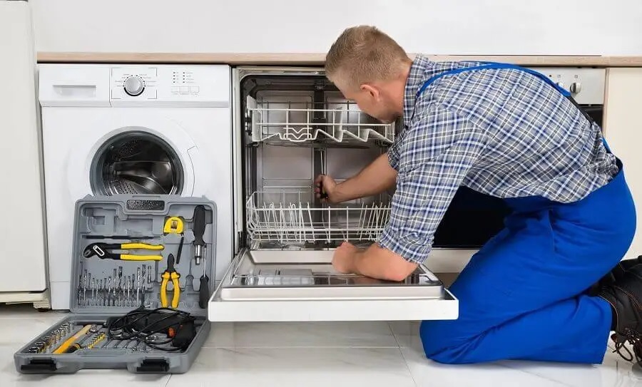 Kaynarca Termodinamik servisi teknisyen ekibi beyaz eşya tamiri yaparken